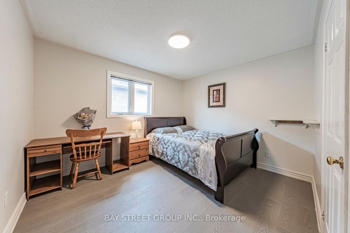Photo 25 at 2524 Paula Court, Sheridan, Mississauga