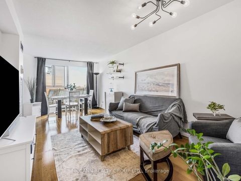 Photo 3 at 904 - 222 The Esplanade, Waterfront Communities C8, Toronto Photo 3 at 904 - 222 The Esplanade, Waterfront Communities C8, Toronto