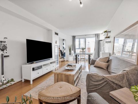 Photo 4 at 904 - 222 The Esplanade, Waterfront Communities C8, Toronto Photo 4 at 904 - 222 The Esplanade, Waterfront Communities C8, Toronto