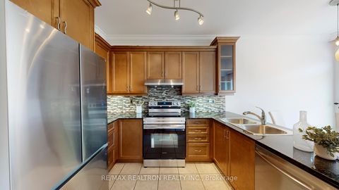 Photo 15 at 82 Sir Sanford Fleming Way, Patterson, Vaughan