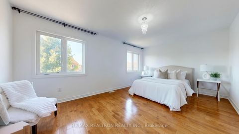 Photo 21 at 82 Sir Sanford Fleming Way, Patterson, Vaughan