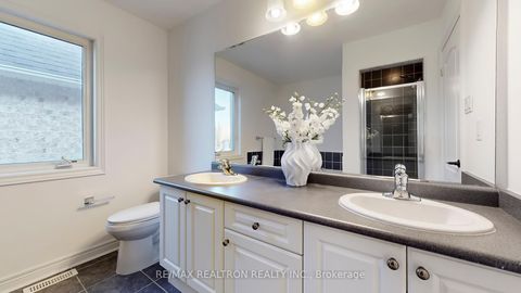 Photo 24 at 82 Sir Sanford Fleming Way, Patterson, Vaughan