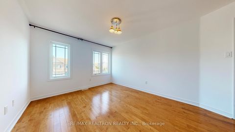 Photo 27 at 82 Sir Sanford Fleming Way, Patterson, Vaughan