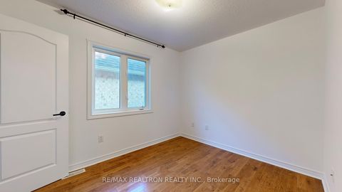 Photo 29 at 82 Sir Sanford Fleming Way, Patterson, Vaughan