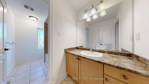 Photo 32 at 82 Sir Sanford Fleming Way, Patterson, Vaughan