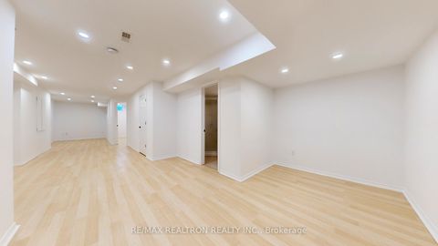 Photo 42 at 82 Sir Sanford Fleming Way, Patterson, Vaughan