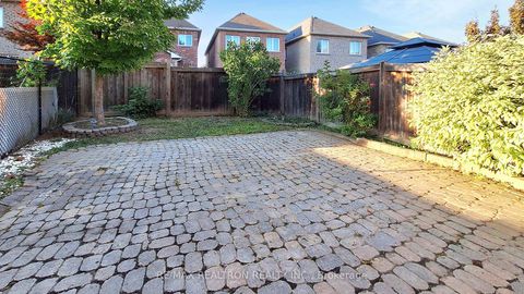 Photo 48 at 82 Sir Sanford Fleming Way, Patterson, Vaughan