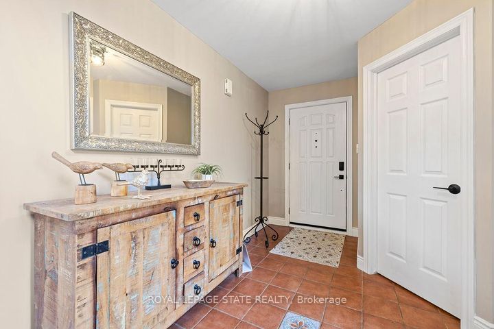 Photo 3 at 16 Linington Trail, Dundas, Hamilton