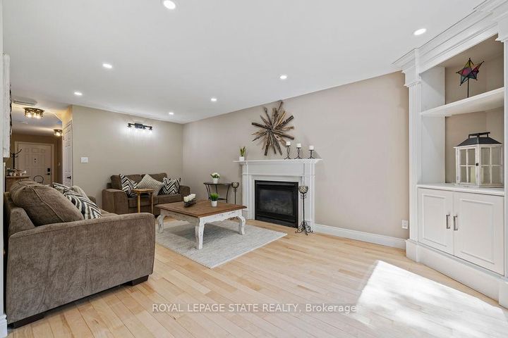Photo 12 at 16 Linington Trail, Dundas, Hamilton