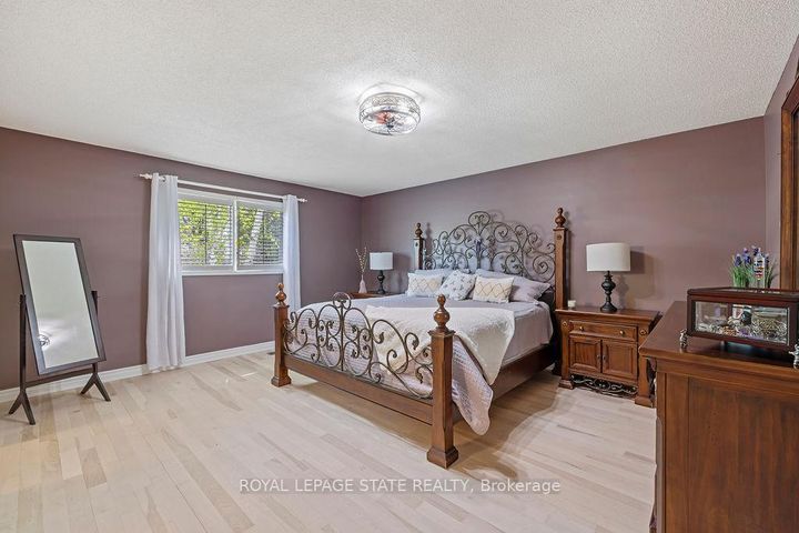 Photo 16 at 16 Linington Trail, Dundas, Hamilton