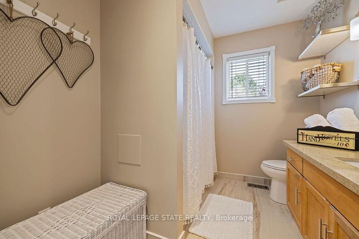 Photo 24 at 16 Linington Trail, Dundas, Hamilton