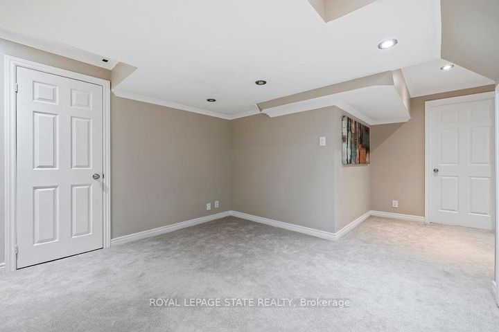 Photo 26 at 16 Linington Trail, Dundas, Hamilton