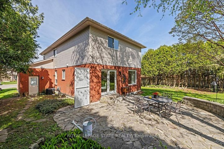 Photo 36 at 16 Linington Trail, Dundas, Hamilton