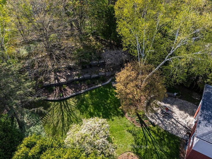 Photo 39 at 16 Linington Trail, Dundas, Hamilton