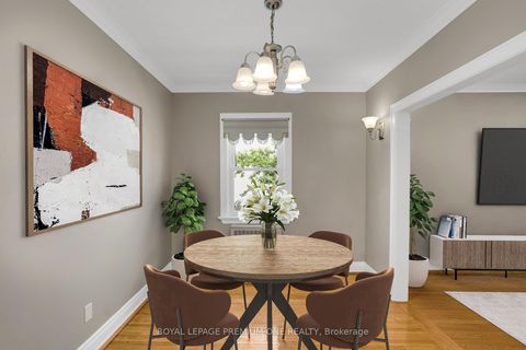 Photo 10 at 130 Jay Street, Maple Leaf, Toronto