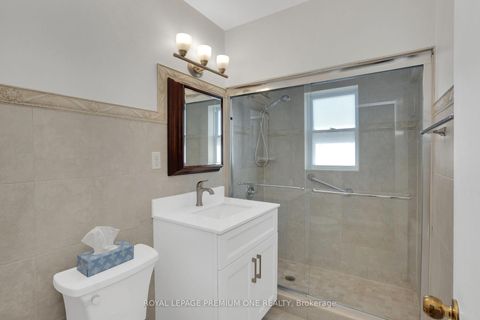Photo 15 at 130 Jay Street, Maple Leaf, Toronto