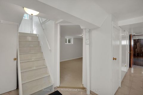 Photo 16 at 130 Jay Street, Maple Leaf, Toronto