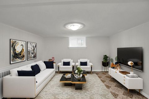 Photo 20 at 130 Jay Street, Maple Leaf, Toronto