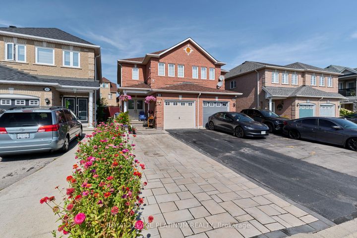 Photo 1 at 919 Marygrace Court, East Credit, Mississauga