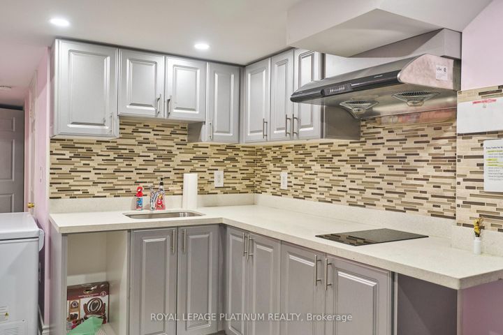 Photo 20 at 919 Marygrace Court, East Credit, Mississauga