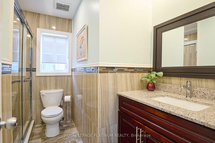 Photo 23 at 919 Marygrace Court, East Credit, Mississauga