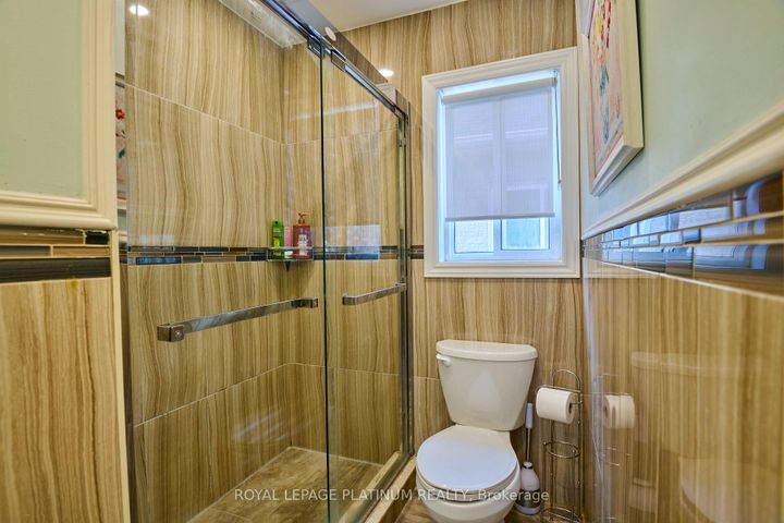 Photo 25 at 919 Marygrace Court, East Credit, Mississauga