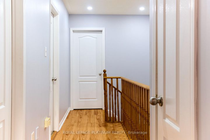 Photo 31 at 919 Marygrace Court, East Credit, Mississauga