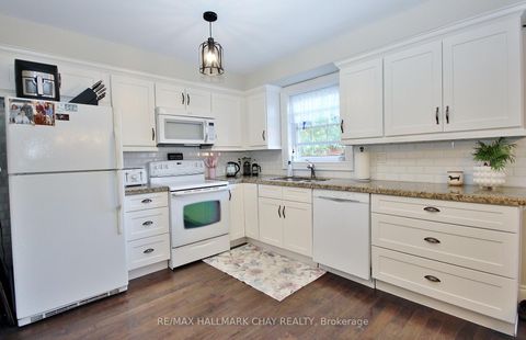 Photo 8 at 1084 Winnifred Court, Alcona, Innisfil