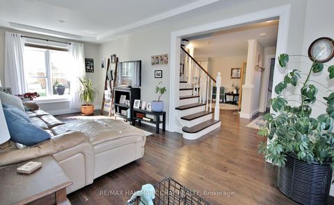 Photo 16 at 1084 Winnifred Court, Alcona, Innisfil