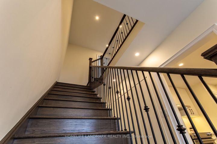 Photo 13 at 9 MACE Avenue, Rural Richmond Hill, Richmond Hill