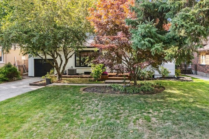 Photo 1 at 409 River Side Drive, CO Central, Oakville