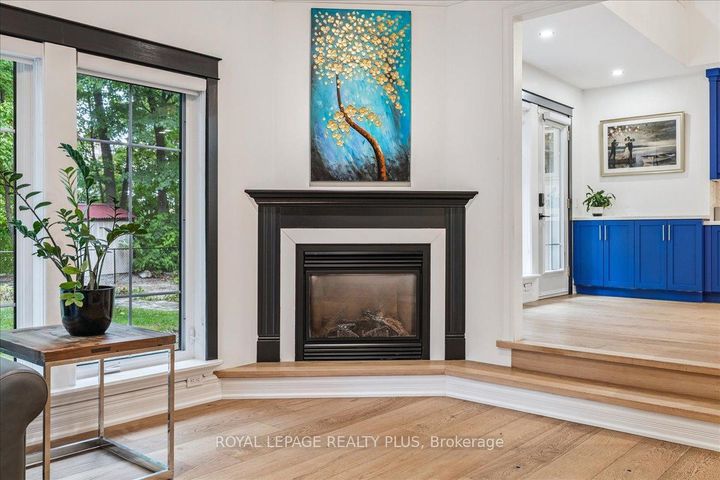 Photo 9 at 409 River Side Drive, CO Central, Oakville