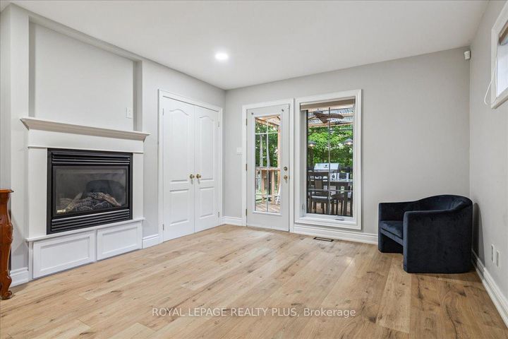 Photo 16 at 409 River Side Drive, CO Central, Oakville