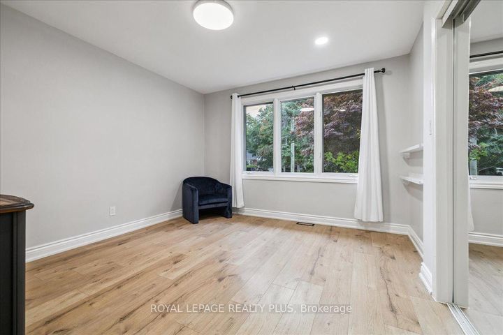 Photo 17 at 409 River Side Drive, CO Central, Oakville