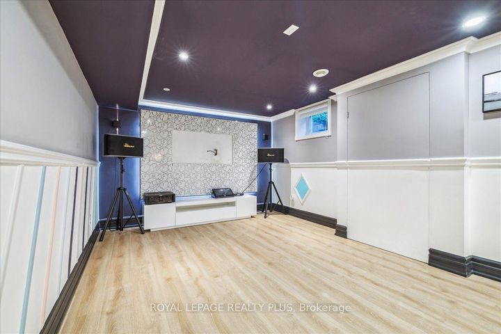 Photo 23 at 409 River Side Drive, CO Central, Oakville