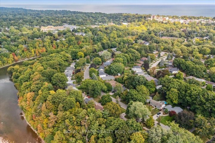 Photo 34 at 409 River Side Drive, CO Central, Oakville