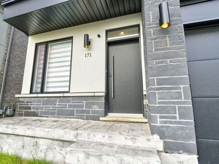 Photo 2 at 171 Klein Circle, Meadowlands, Hamilton