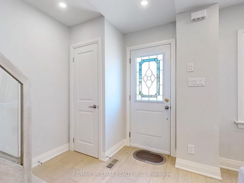 Photo 15 at 9 Lesmount Avenue, East York, Toronto