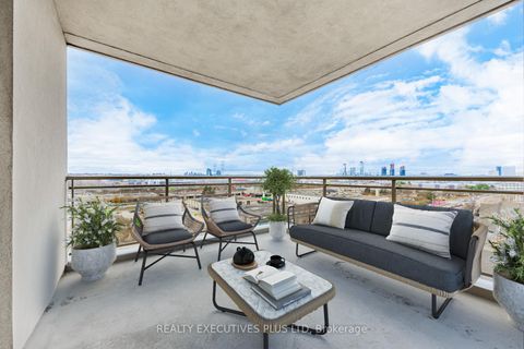 Photo 8 at 709 - 1 Leaside Park Drive, Thorncliffe Park, Toronto