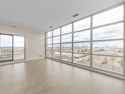 Photo 19 at 709 - 1 Leaside Park Drive, Thorncliffe Park, Toronto