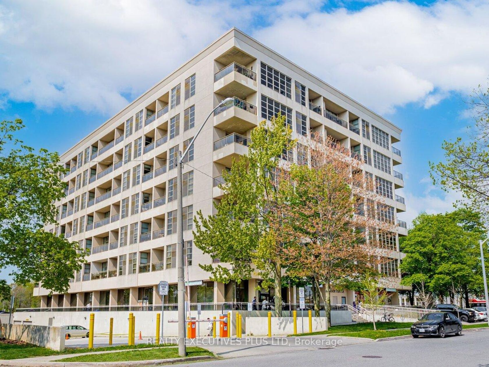 709 - 1 Leaside Park Drive, Thorncliffe Park, Toronto 