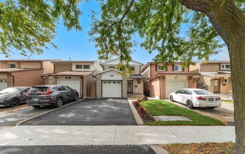 Photo 2 at 39 Autumn Glen Circle, Clairville, Toronto