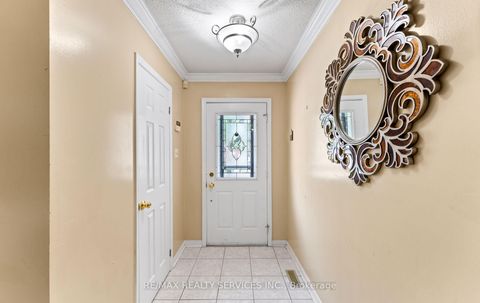 Photo 5 at 39 Autumn Glen Circle, Clairville, Toronto