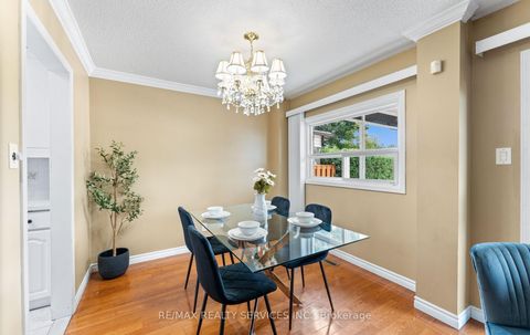 Photo 10 at 39 Autumn Glen Circle, Clairville, Toronto