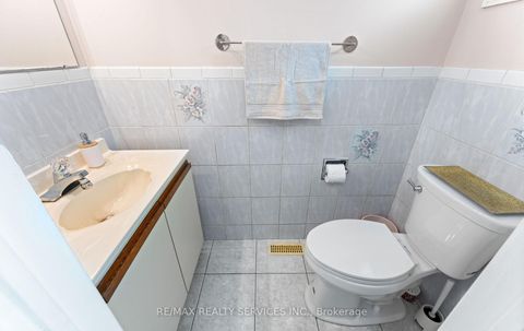 Photo 14 at 39 Autumn Glen Circle, Clairville, Toronto