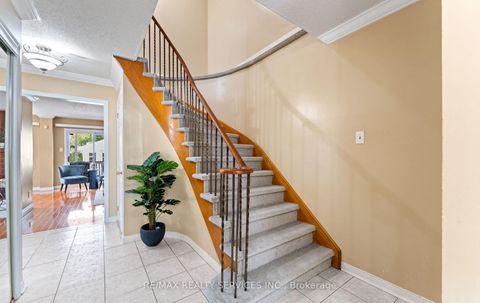 Photo 15 at 39 Autumn Glen Circle, Clairville, Toronto