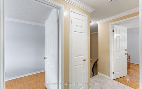 Photo 16 at 39 Autumn Glen Circle, Clairville, Toronto
