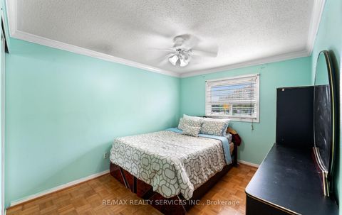 Photo 19 at 39 Autumn Glen Circle, Clairville, Toronto