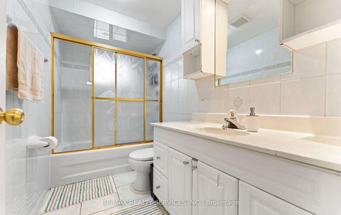 Photo 23 at 39 Autumn Glen Circle, Clairville, Toronto