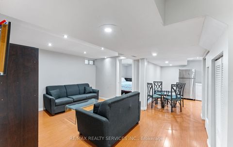 Photo 24 at 39 Autumn Glen Circle, Clairville, Toronto